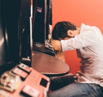 Игромания в Ломоносове